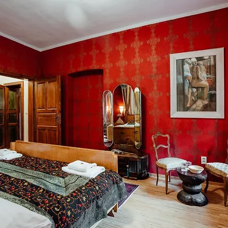 Barcadam Hotel